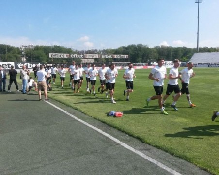 4-ма започнаха проби с Локо, все още няма трансфер