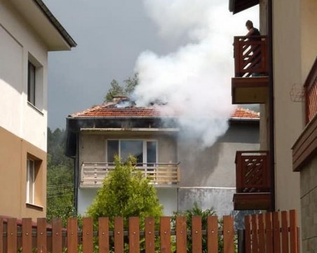 Мълния се стовари върху къща! Този път в Самоков