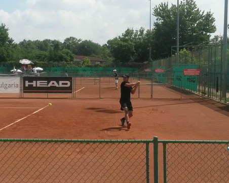Мико даде тон за четири български победи на тенис турнира в Пловдив