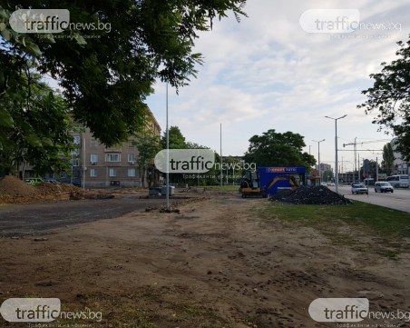 Пирамида, водно огледало и лабиринт: Превръщат в оазис пустеещ терен в центъра на Пловдив