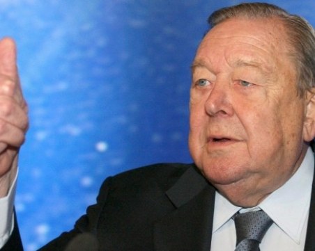 Почина бившият шеф на УЕФА Ленарт Йохансон