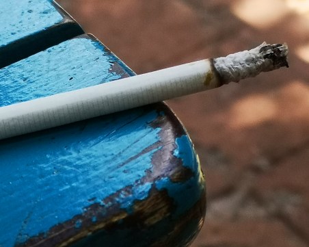 Пресметнато: За една кутия цигари – българинът работи половин час