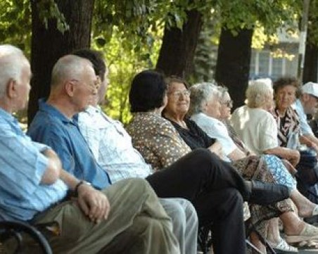 Цели 132.74 лв. става социалната пенсия за старост от юли