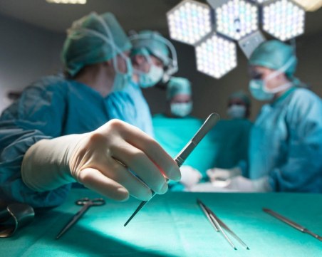 История от операционната: Лягаш за една операция, събуждаш се с друга!