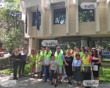 Куп пропуски в жалбата на Байрям Солак отложиха делото за изграждането на паркинг в парка в Кършияка