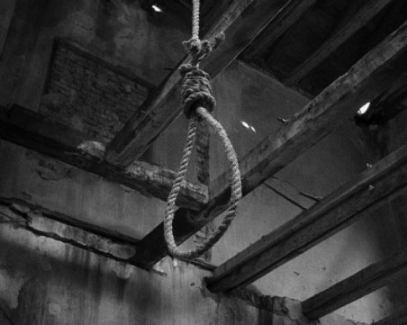 Млад мъж се обеси! Майка му открила безжизненото тяло