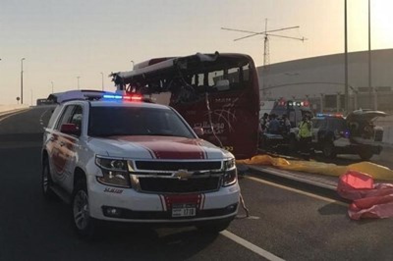 17 души загинаха при тежка катастрофа край летище в Дубай