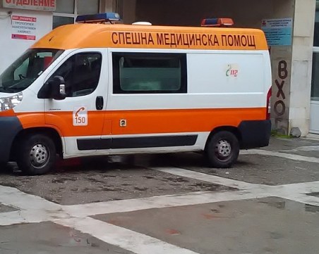 40-годишна с опасност за живота след инцидент с автобус в София