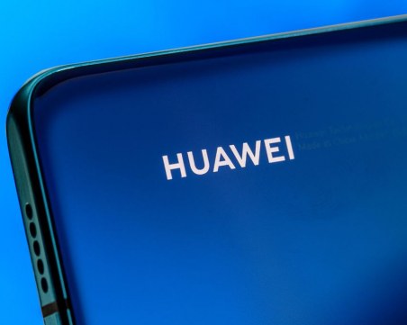 Война без спир! Новите смартфони на Huawei остават без Facebook