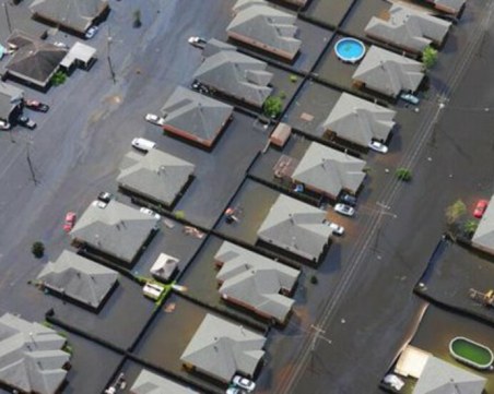 Евакуираха 45 000 души в Китай заради наводнения