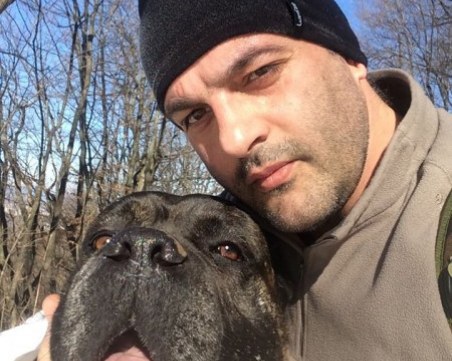 Храна на два-три дни, без надзор… Защо пет кучета разкъсаха и убиха мъж?