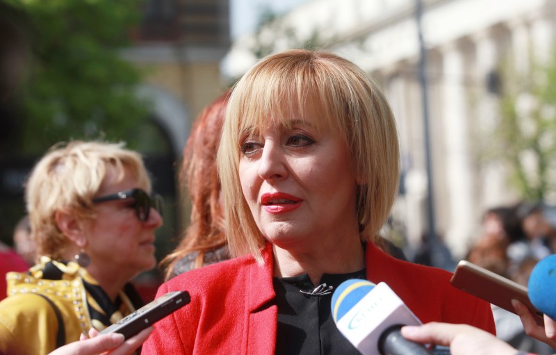 Манолова: Не се виждам като партиен служител, аз съм адвокат на гражданите