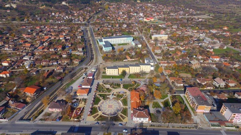 Най-високата работна заплата е в Челопеч – средно 2 178 лева