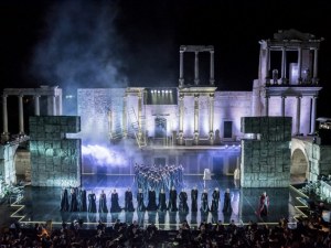 170 артисти откриват фестивала