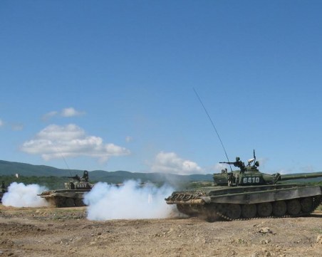 Танкове и артилерия тресат Ново село, наши воюват с американци и балканци