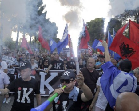 Заради протестите: Президентът на Албания отмени датата на изборите