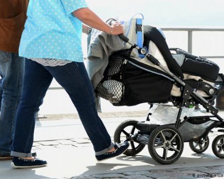 Край с измамите с детски надбавки в Германия! Приеха нов закон