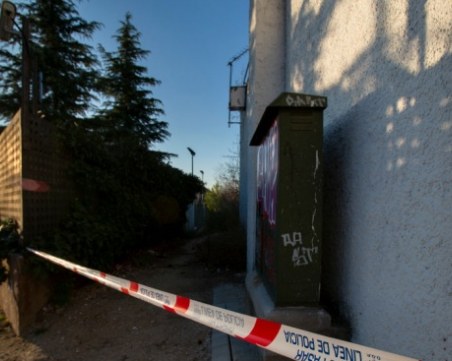 Мъж уби 29-годишната си приятелка и се хвърли от балкона