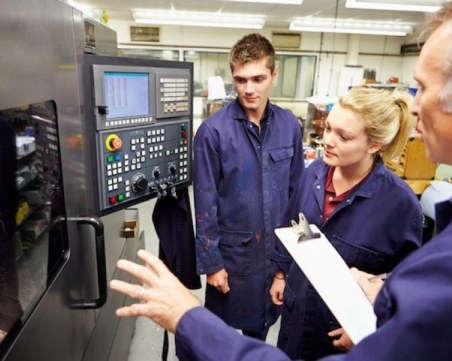 Техникумите напът да изместят общообразователните училища