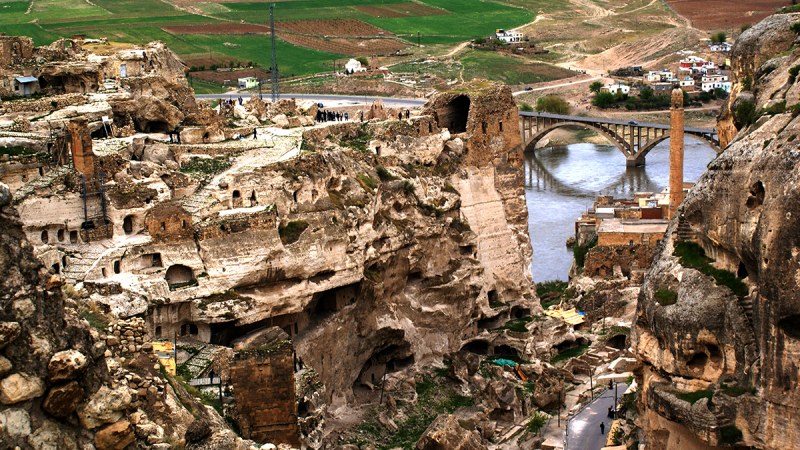 Древен град на река Тигър изчезва във водата! Турция го потапя