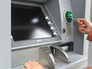 Взривиха банкомат с динамит в Атина