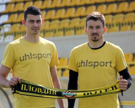 Ботев представи двамата си нови вратари