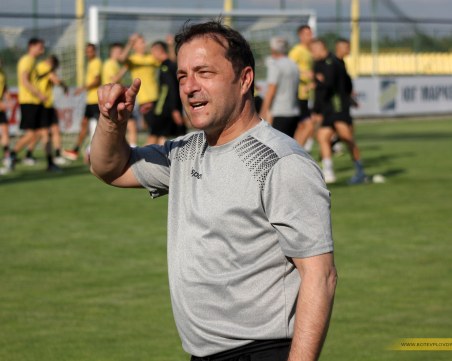 Новият треньор Желко Петрович с първа тренировка в Ботев