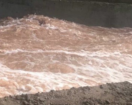 Скъса се язовирната стена край село Нова Върбовка. Няма бедстващи хора