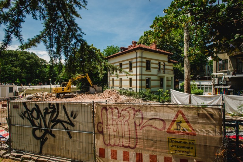 Икономическа полиция влезе в разрушената къща на Куцоглу в центъра на Пловдив