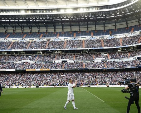 Като на мач! 50 000 посрещнаха Еден Азар на Бернабеу