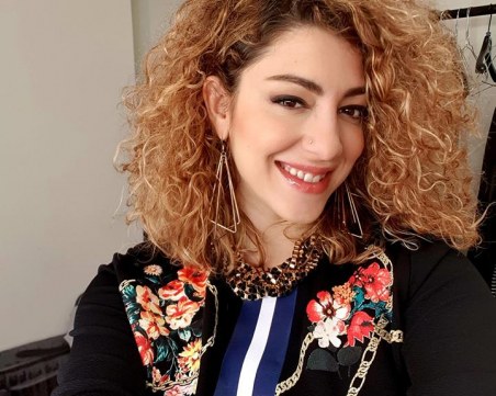 Певицата Нора Караиванова роди момченце