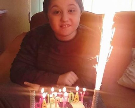 Зов за помощ: Ради е само на 13 и страда от мускулна дистрофия