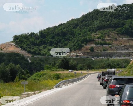 5 км опашка се изви на Маказа, българската граница - окупирана