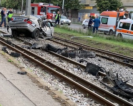 Почина 23-годишната жена, която катастрофира в София