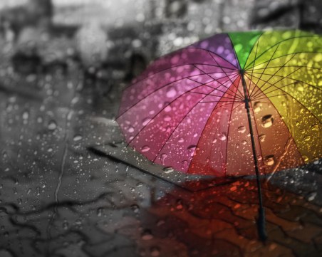 Новата седмица: Жегите продължават – до 35°C. Пак ще вали и трещи