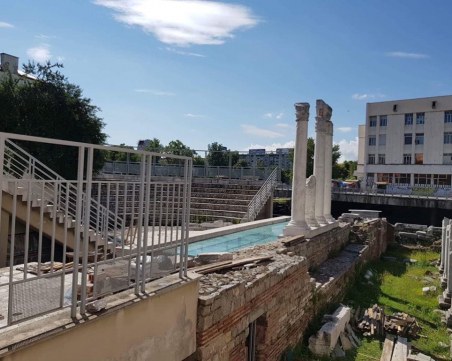 Миньори от Мадан дават съвети за укрепването на скат в археологическите разкопки до пощата