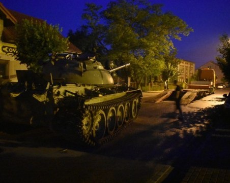 Пиян поляк подкара съветски танк по улиците