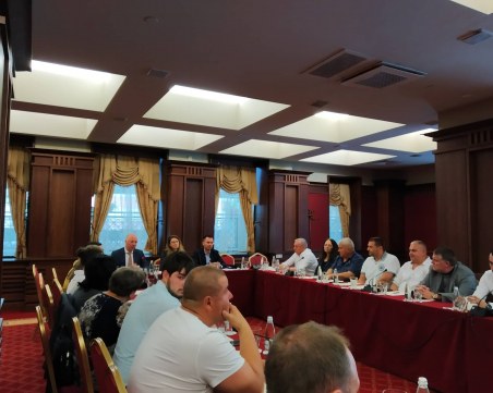 Превозвачи: Искаме БГ евродепутатите задружно да отстояват правата ни