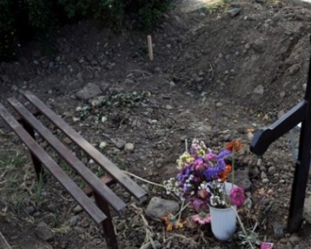 Задържаха мъж, ровил из гроб в село Алтимир, за да краде