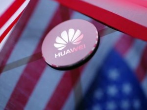 Huawei намалява производството с 30 млрд. долара