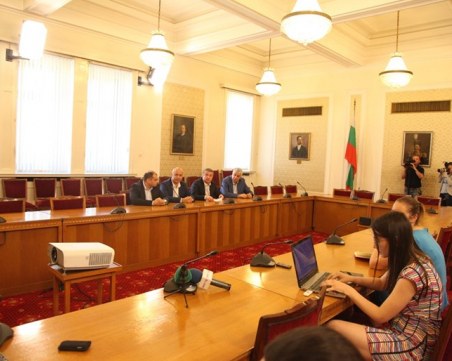 Фалстарт на консултациите на БСП за субсидиите: Патриотите не дойдоха