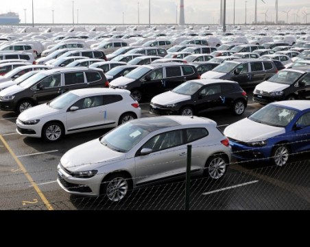 Гърците ни бият 2:1 по нови коли, на опашката сме в Европа