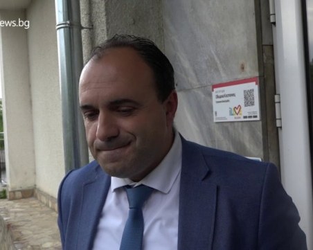 Схемите на кмета на Костенец: Пипал пари от каса, обещавал по 30 бона 