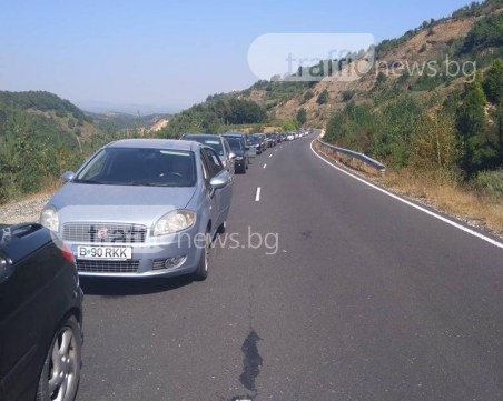 Цяло лято на Маказа - километрични опашки и чакане с часове