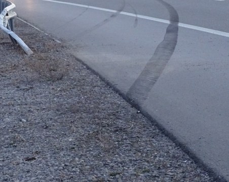 Жена излетя с колата си на остър завой до Лом. Тя загина, мъжът й – в болница