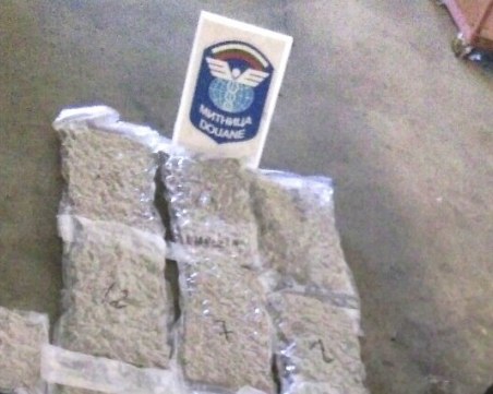 9 кила канабис открити в турски камион на Капитан Андреево