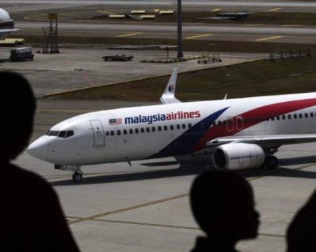 Нова версия: Пилотът на изчезналия малайзийски самолет умишлено е убил пътниците