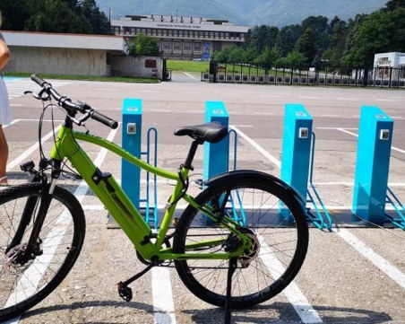 Пускат колела на ток за софиянци, искат им по 10 лева на час