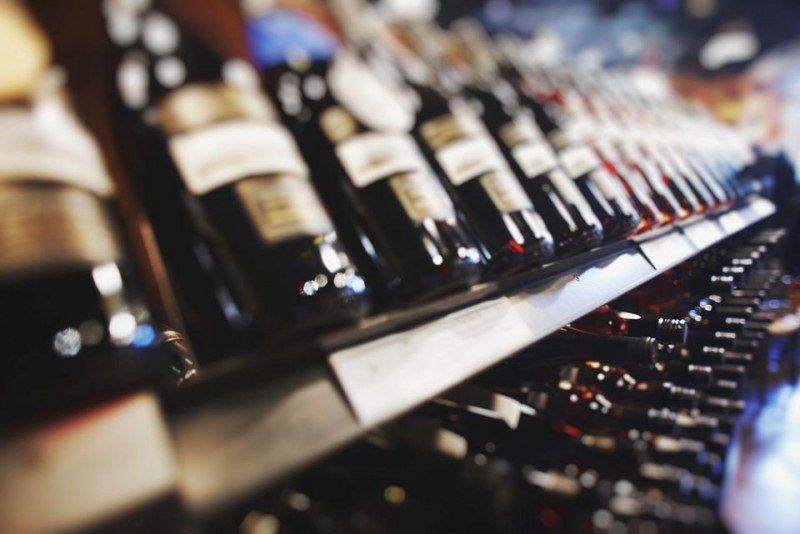 Удар! Митничари откриха 1 тон нелегален алкохол край Пловдив