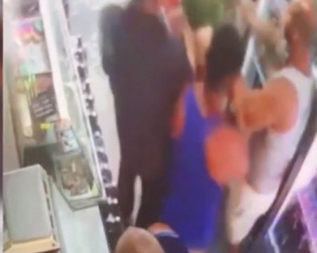 Бащата на ромите биячи от магазина: И аз щях да ударя, оня се е перчил!